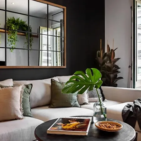 Quena - 2 Bedrooms And Balcony In Eixample Dreta * Barcelona